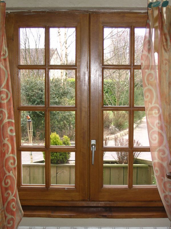 Pose par SHM  le havre d'une fenêtre bois proche Montivilliers 76