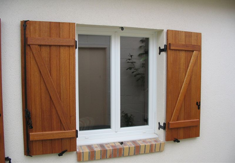 Faire poser des fenêtres PVC dans une chambre au Havre 76