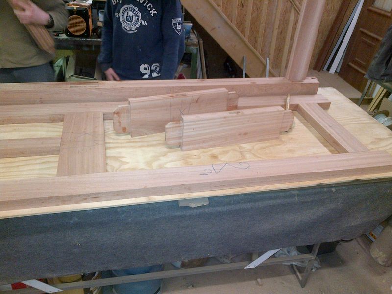 Fabrication de la porte d'entrée en bois à goderville 76