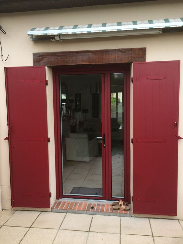 Volet battant installer par la societe havraise de menuiserie à Goderville