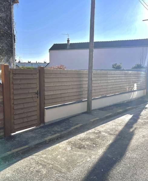 Pose d'une clôture en bois à Fontaine-la-Mallet 76290 en Seine-Maritime